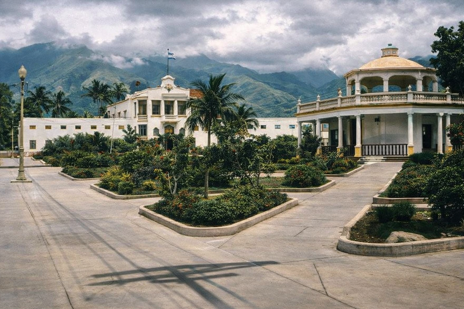 La Plaza Central en 1924, acá ya fue agarrando una forma similar a la que vemos actualmente. IA La Plaza Central en 1924, acá ya fue agarrando una forma similar a la que vemos actualmente. IA.